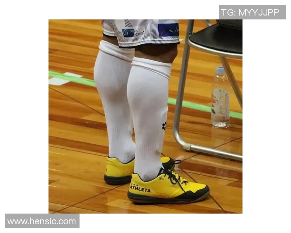 足球明星如何选择鞋子提升球场表现与技巧的秘密分享