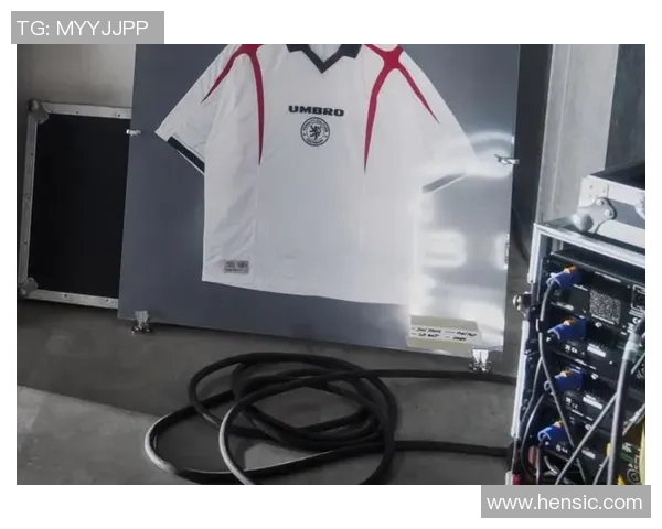 足球明星球衣正面设计解析与球迷文化的深度融合探讨